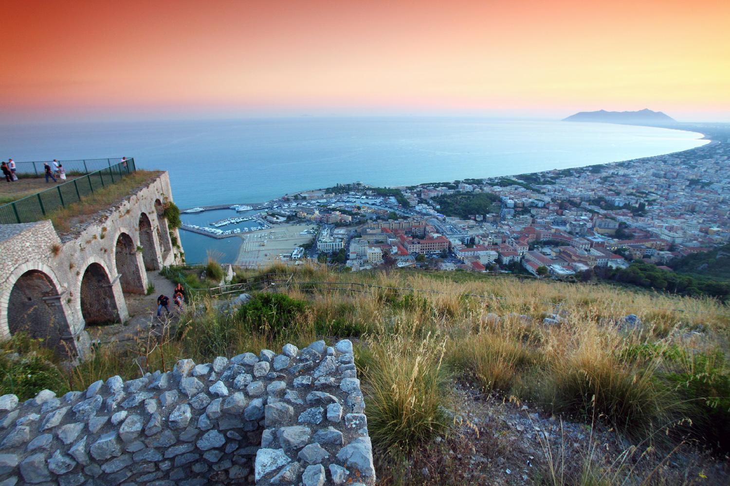 Ferienwohnung Casa Vitelli - Centro Storico A Due Passi Da Tutto Terracina Exterior foto